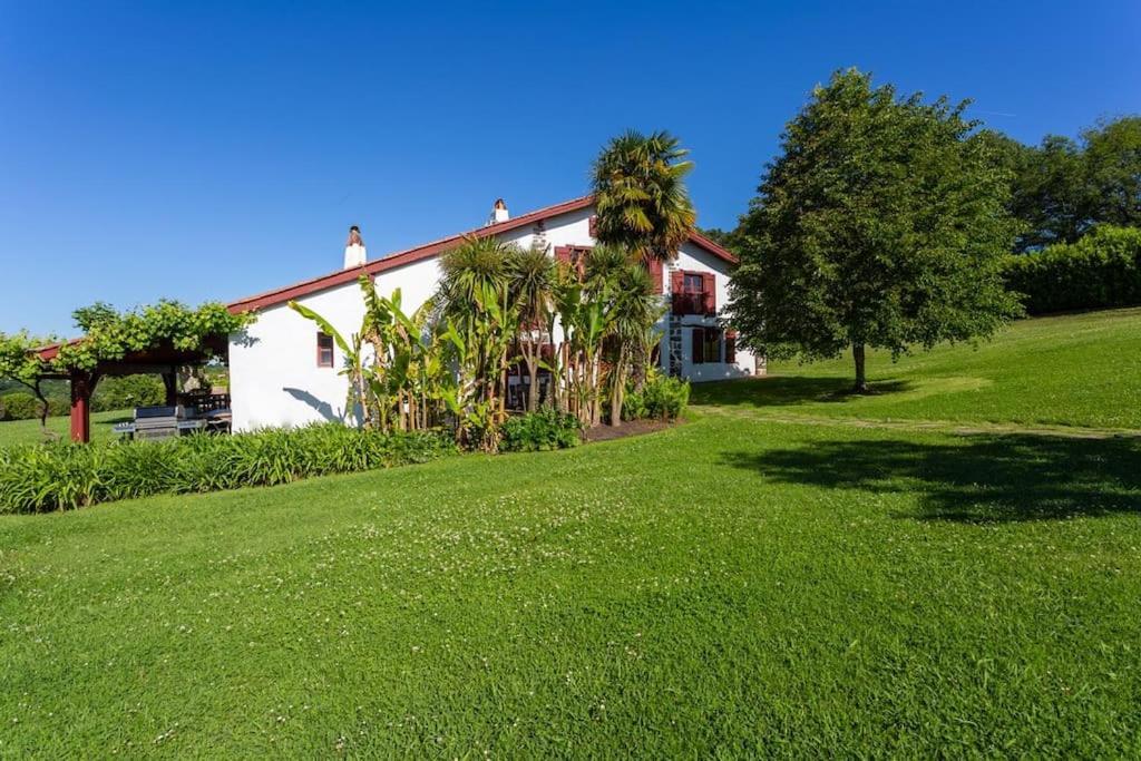 Magnifique Maison Basque Du 18Eme Avec Vue Exceptionnelle Villa Saint-Pee-sur-Nivelle Exterior photo