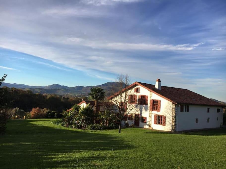 Magnifique Maison Basque Du 18Eme Avec Vue Exceptionnelle Villa Saint-Pee-sur-Nivelle Exterior photo